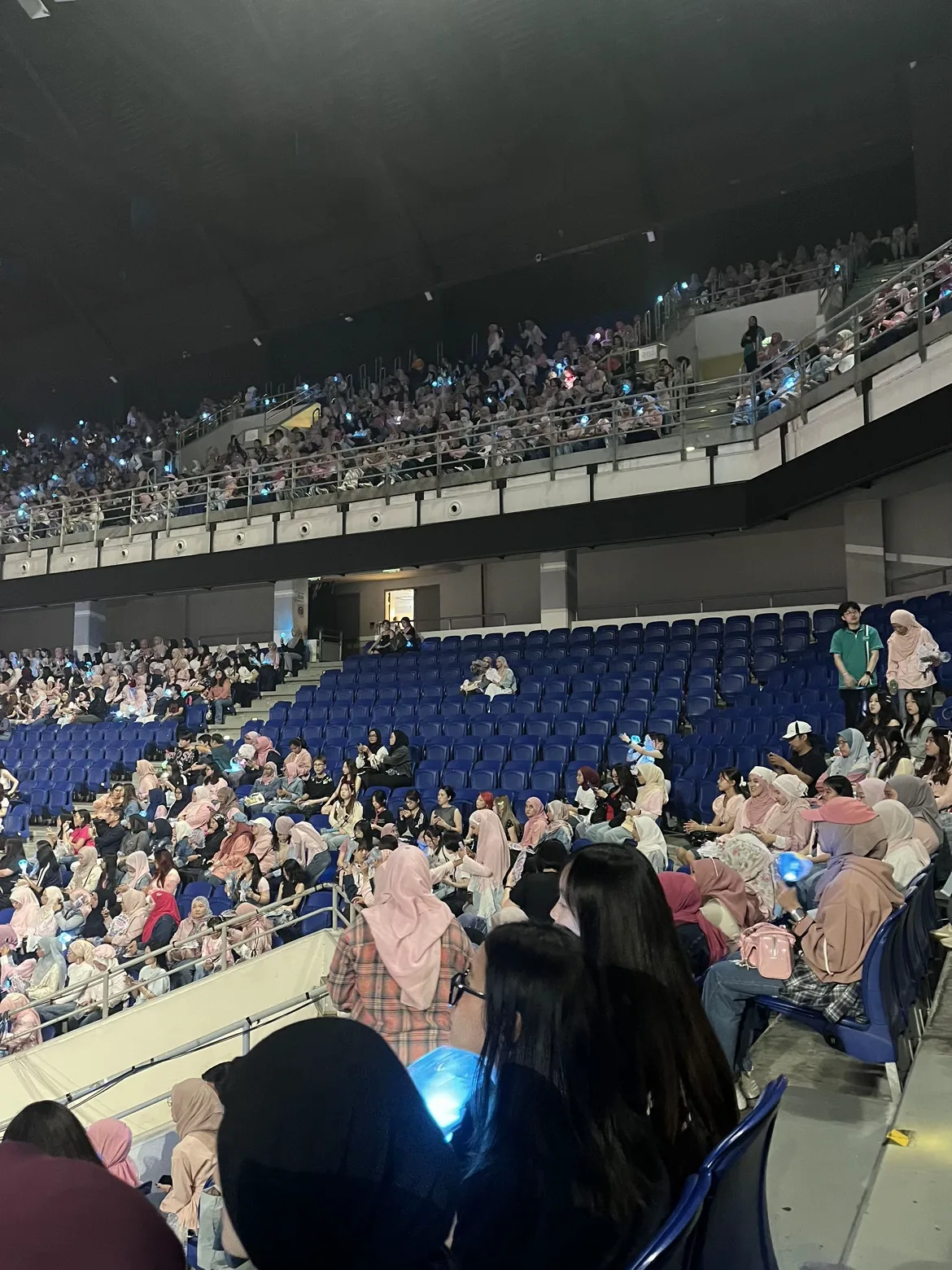 Muncul Bunyi Duit Syiling Berderai Ketika Konsert KPOP Di Axiata Arena
