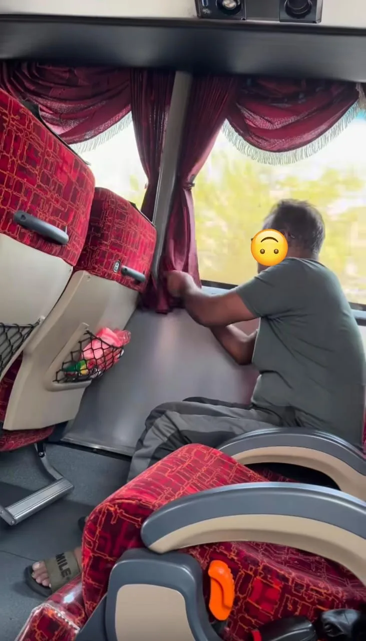 Penumpang Makan Nasi Beriani Dalam Bas Ekspres, Lap Mulut & Tangan Guna Langsir