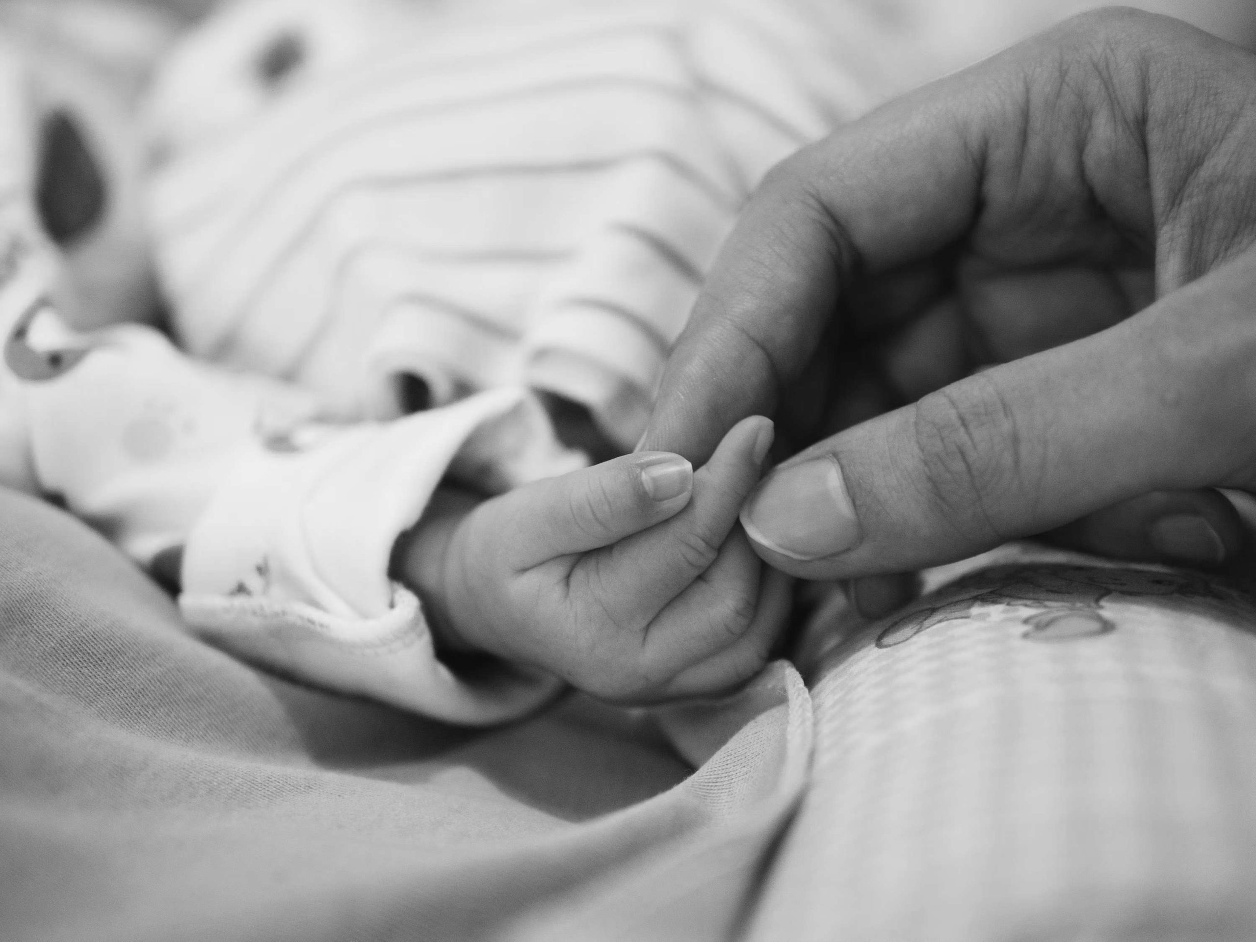 Ibu Terlelap Saat Breastfeeding, Bayi 2 Bulan Meninggal Tersepit Celah Dada
