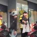 Anak Seronok Main Dengan Tali Di Ruang Tamu, Rupanya Ular Hitam