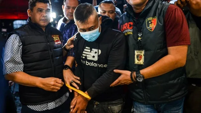Kurung Teman Wanita : Taufik Dianggap Anak Terkacak, Ayah Manjakan Sejak Kecil