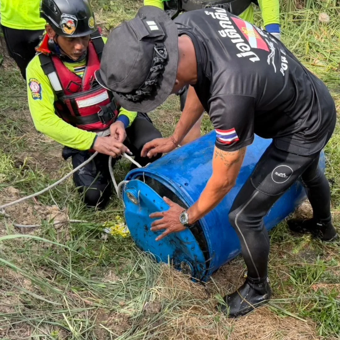 2 Kawan Selisih Faham Pasal Perempuan : Disimen & Tong Dibuang Ke Kolam Ikan