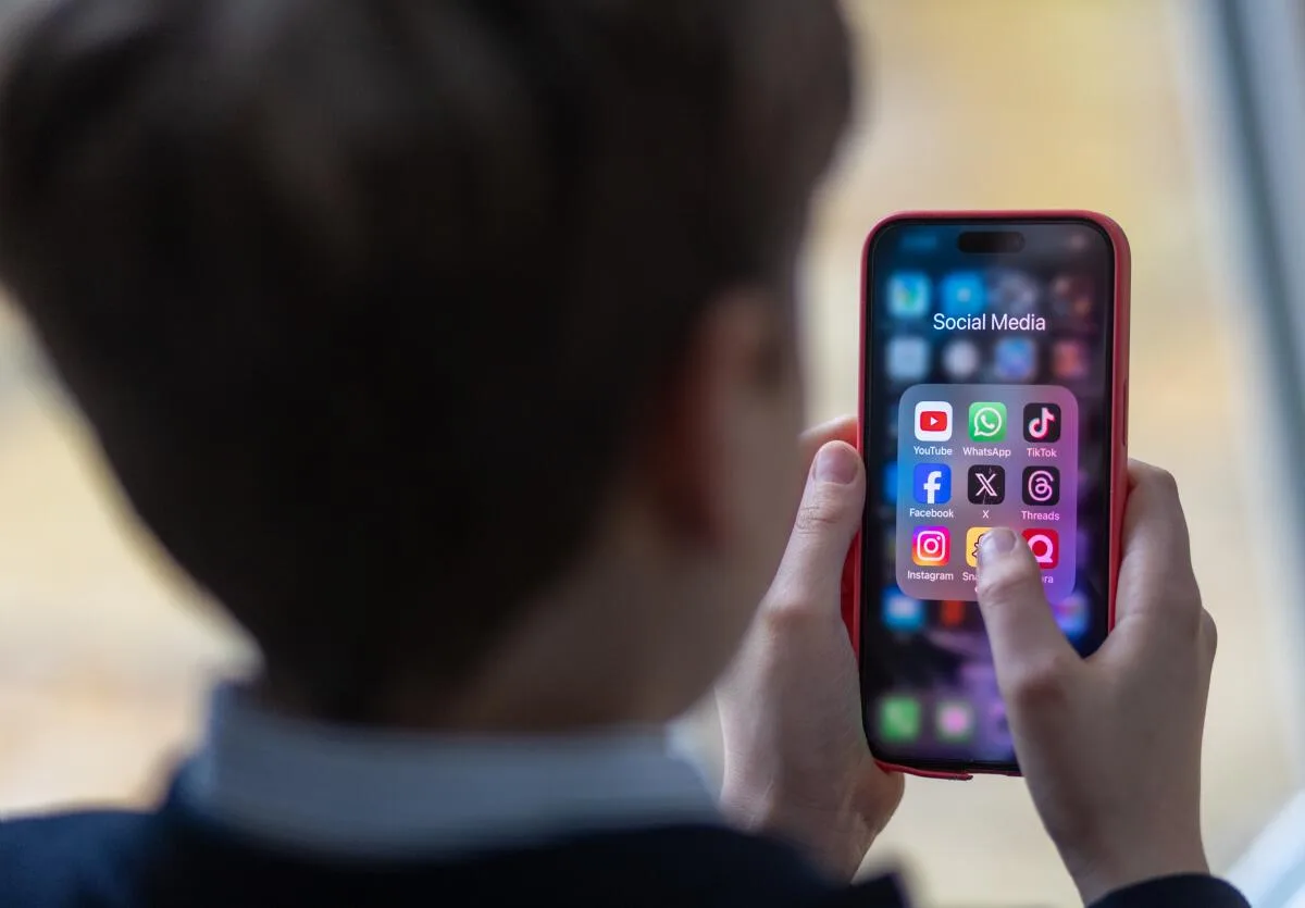 Suami & Adik Ipar Curang Melalui Game, Kantoi Lepas Anak Buka YouTube Di Phone
