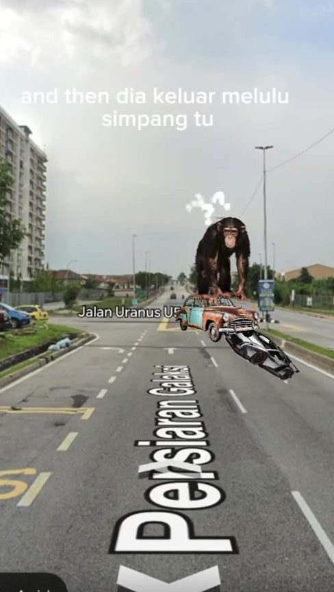 Wanita Tengking Kereta Depan, Rupanya Keluar Simpang Melulu, Car Seat Terbalik