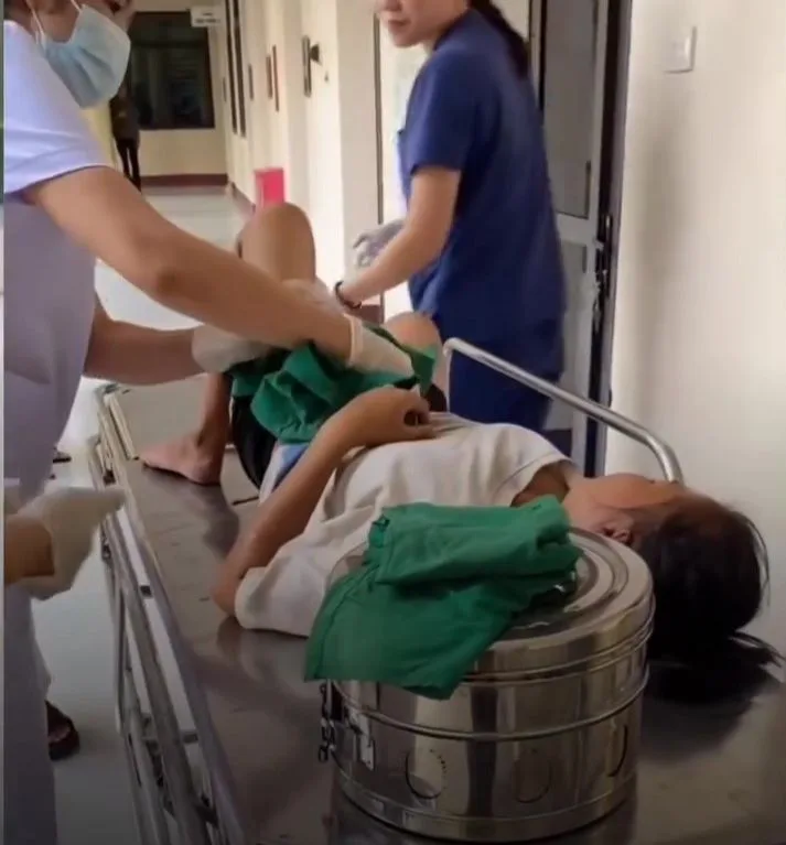 Tak Sempat Masuk Labour Room, Isteri Terberanak Secara Berdiri Atas Motosikal