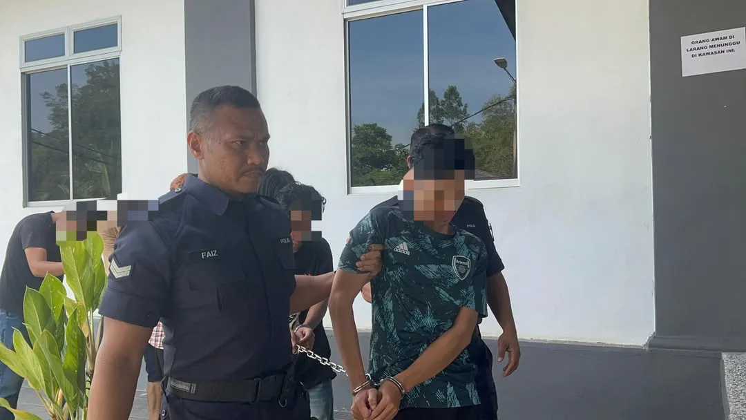 Kematian 1 Bayi Kembar : Pelajar Kolej Didakwa Di Mahkamah, Teman Lelaki Bebas