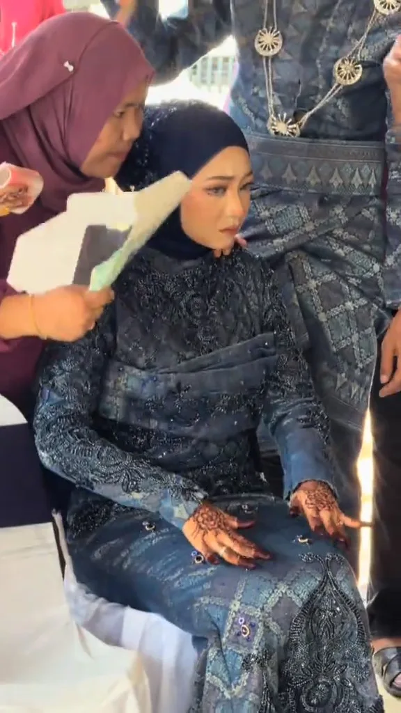 “Dia Nampak 7 Puteri Siam Berbaju Kuning”-Pengantin Naik Sheikh Ikut Bersilat