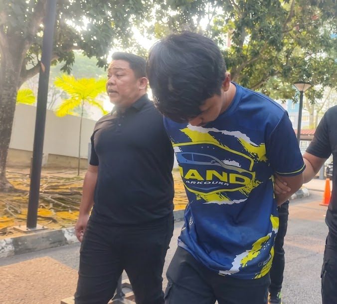 Lelaki Didakwa Tunjuk ‘Barang Bawah’ Pada 2 Orang Nenek Berusia 75 & 71 Tahun
