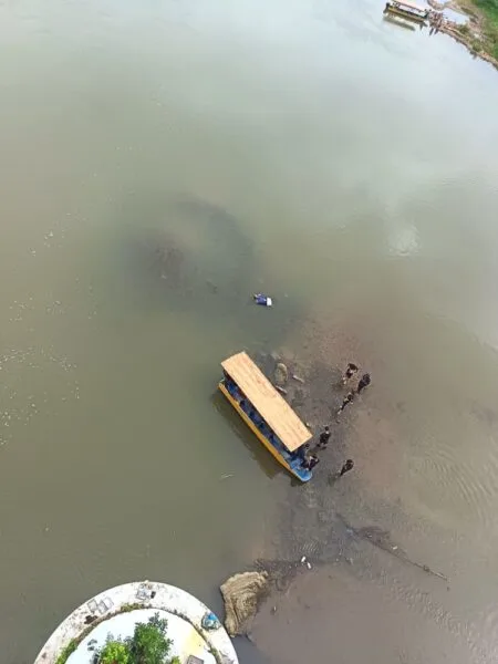 Tersangkut Air Surut Sungai Perak, Beg Baju Rupanya Berisi Tubuh Wanita Membusuk