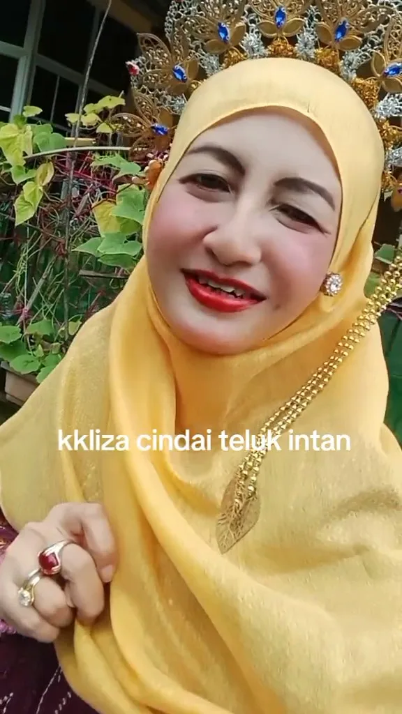 Rakan Lama Dedah Tentang Kak Liza Teluk Intan-“Pelajar Cemerlang SPM & Cantik”