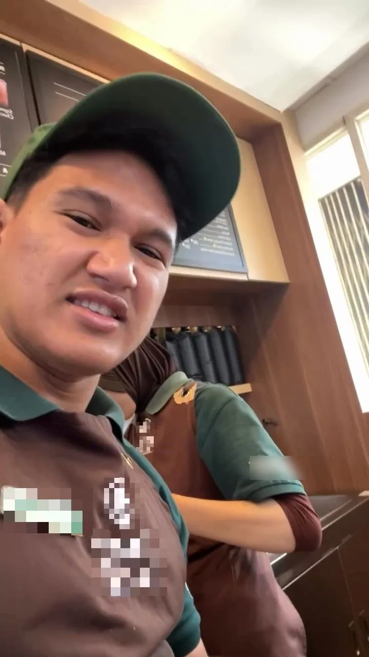 Pelanggan Bagi Tumbler Busuk & Belum Dicuci, Barista Letih Tegur Banyak Kali