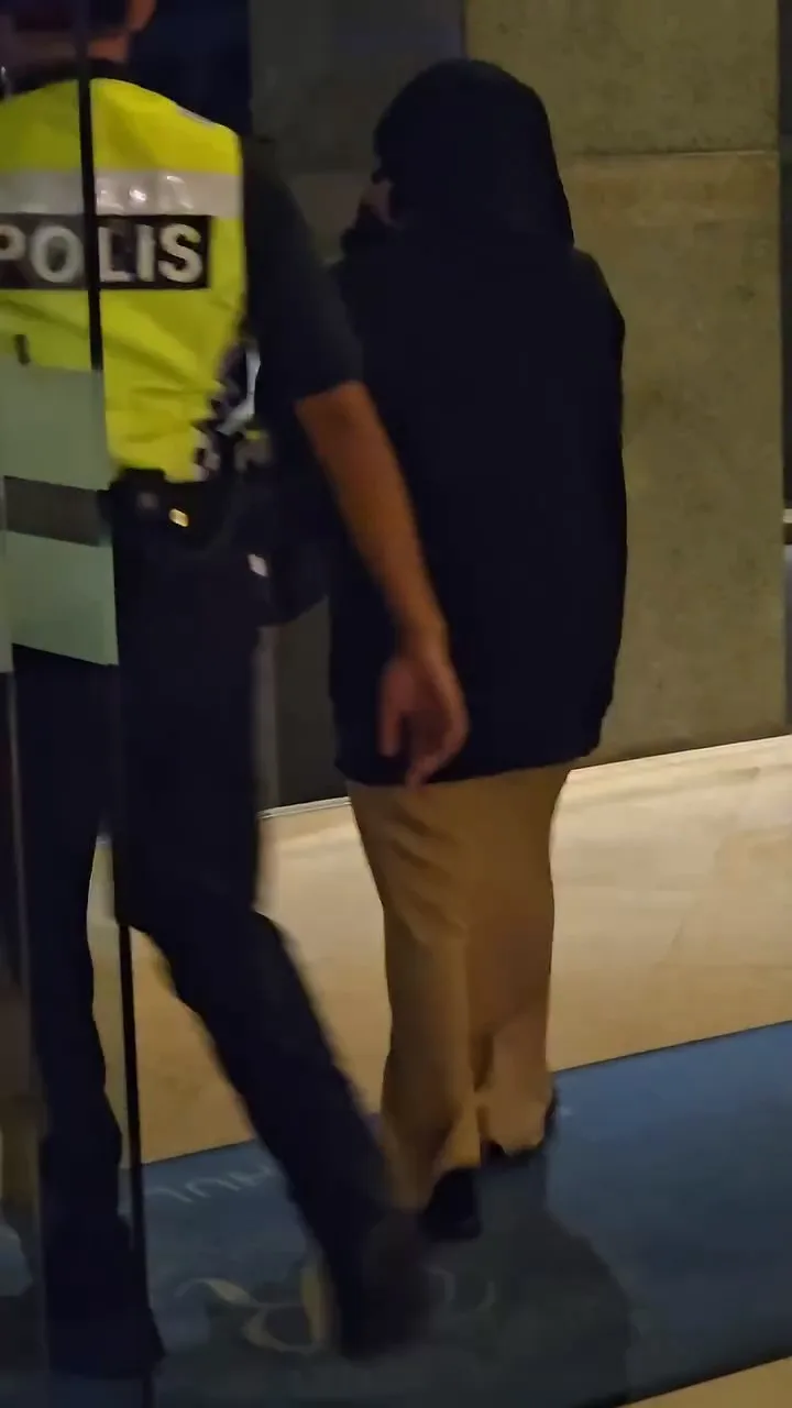Wanita Tidur 2 Jam Di Lobi Hotel & Lari Dari Polis Didakwa Alami Tekanan Hidup